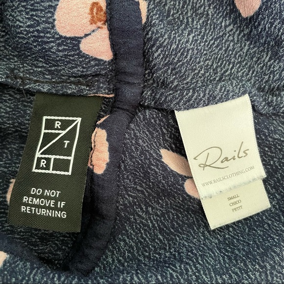 Rails Breton Navy Poppies Blouse. Size small - Picture 7 of 8